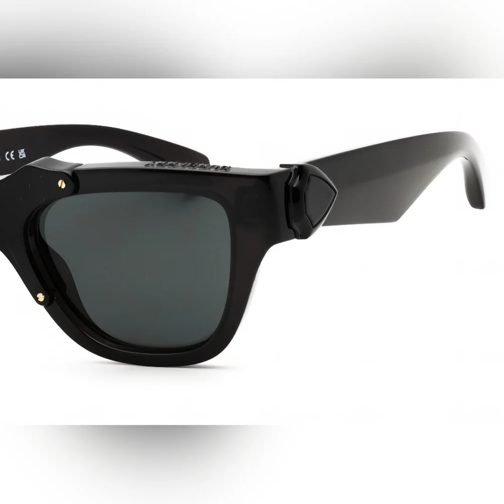 NWT, New Burberry 0BE4445U, Unisex Sunglasses, Size53X20X145. - Picture 3 of 4